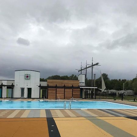 Muscovy Lodge With Hot Tub At Tattershall Lakes Country Park ภายนอก รูปภาพ