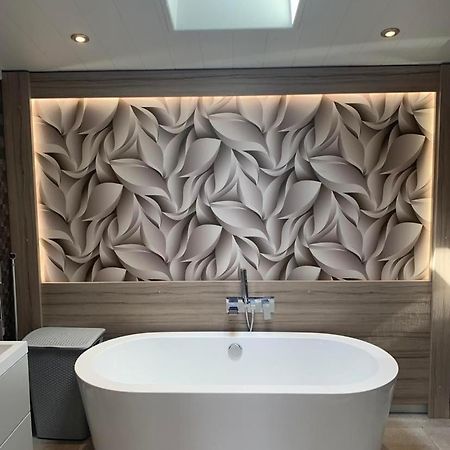 Muscovy Lodge With Hot Tub At Tattershall Lakes Country Park ภายนอก รูปภาพ